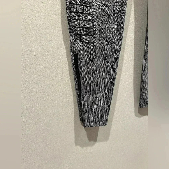 ATHLETA Delancey Textured Moto Tight Legging in Braiden Black / Size Small / - Picture 4 of 10